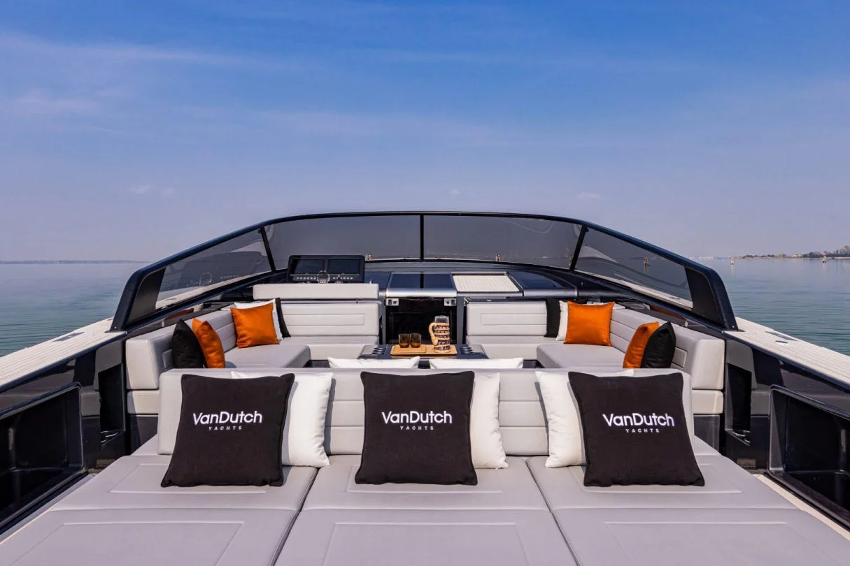 VanDutch 55 deck with cushions